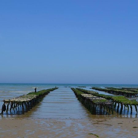 Maison Renovee En Pierres Sejour Spacieux Avec Jardin Et Terrasse Amenagee Pres Omaha Beach & Bayeux A 5Mn De La Mer Tous Commerces Commes Exterior foto