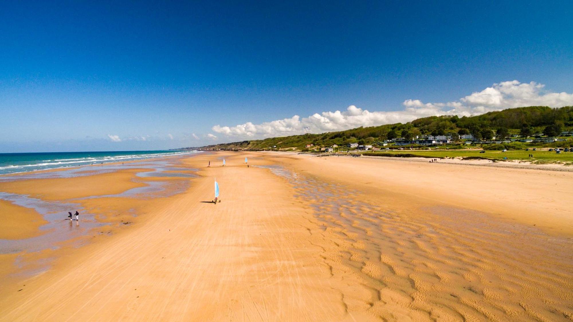 Maison Renovee En Pierres Sejour Spacieux Avec Jardin Et Terrasse Amenagee Pres Omaha Beach & Bayeux A 5Mn De La Mer Tous Commerces Commes Exterior foto