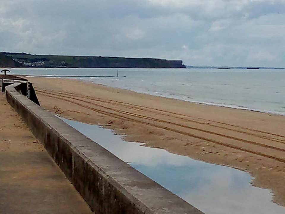 Maison Renovee En Pierres Sejour Spacieux Avec Jardin Et Terrasse Amenagee Pres Omaha Beach & Bayeux A 5Mn De La Mer Tous Commerces Commes Exterior foto